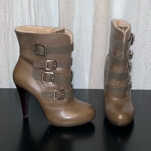 Olive green Gianni Bini boot heels, size 7